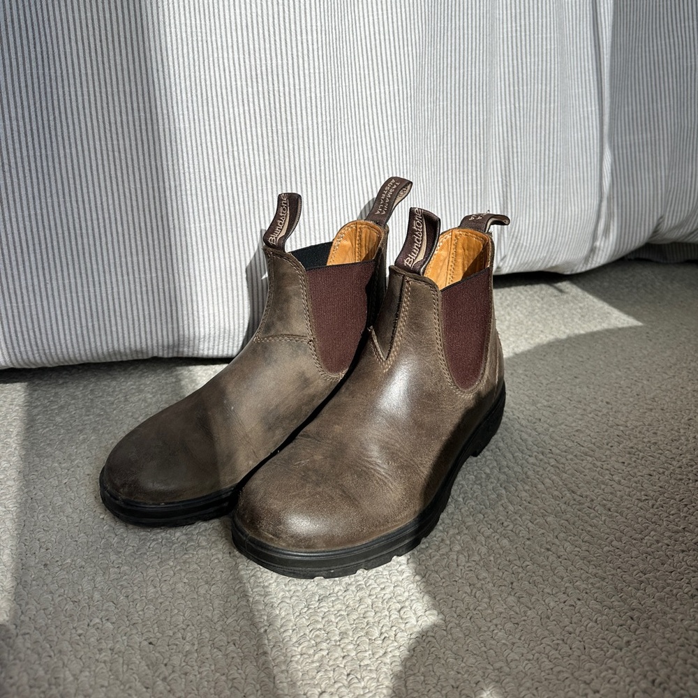 Blundstones Brown